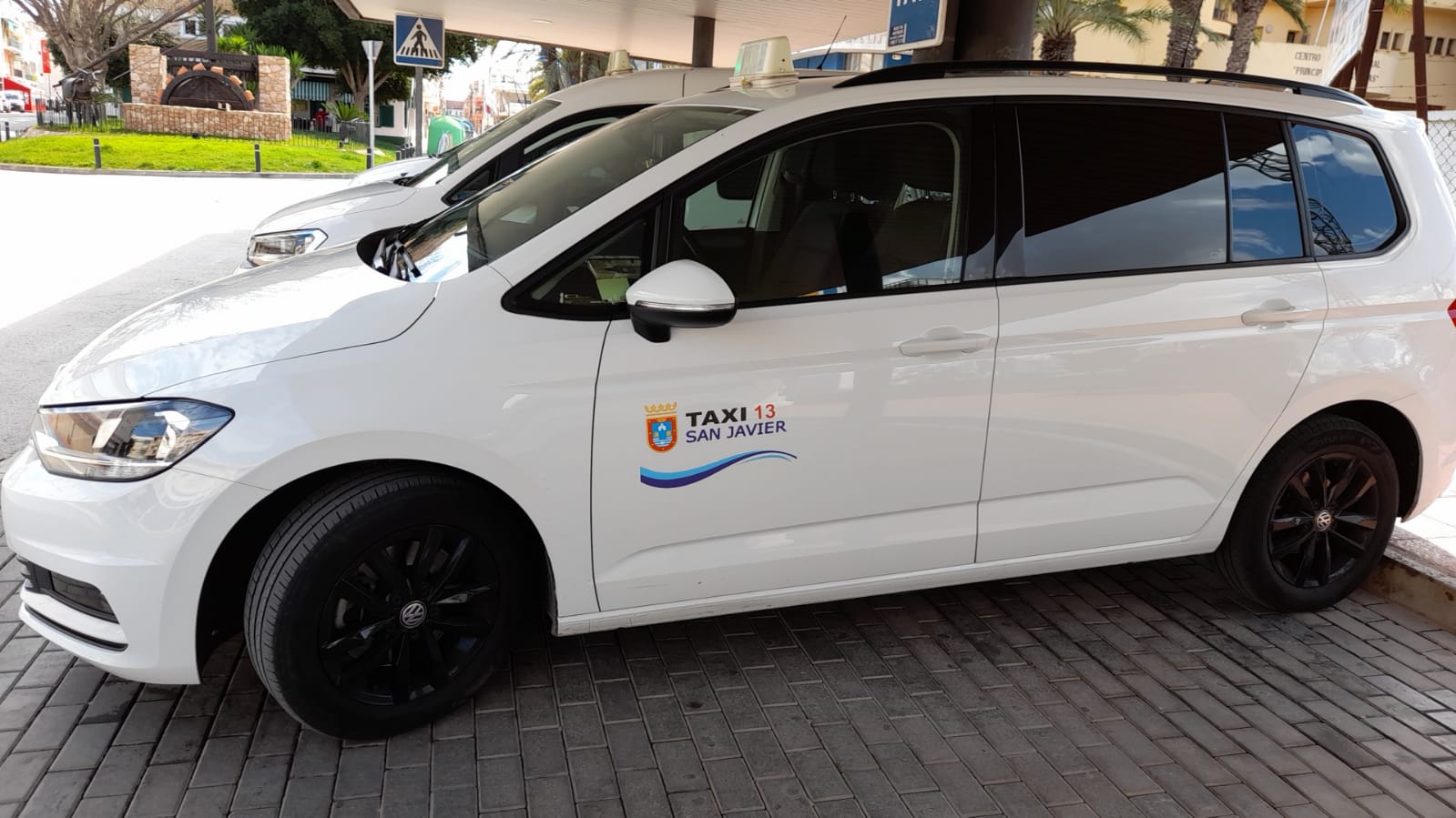 1B2E27FD C817 4128 A77D CC17DCD0BF99